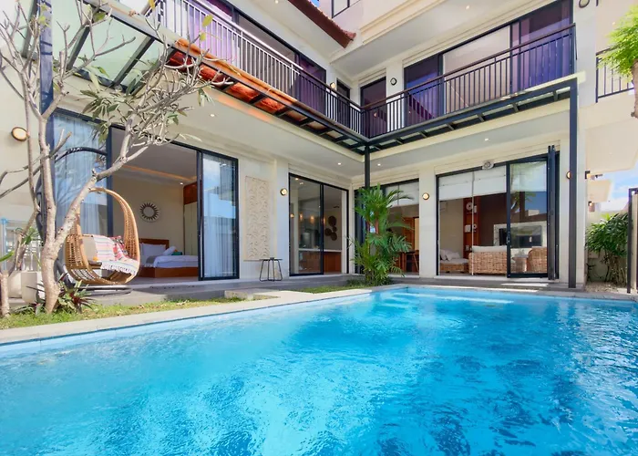 Casa De Lucia Bali - 3 Bedroom Private Pool With Rooftop Jacuzzi Villa Seminyak (Bali)