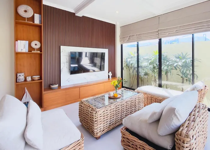 Casa De Lucia Bali - 3 Bedroom Private Pool With Rooftop Jacuzzi