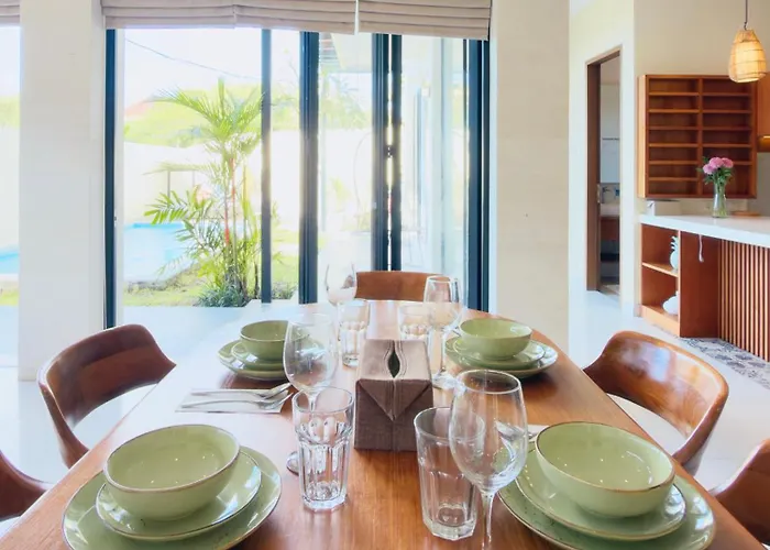 Casa De Lucia Bali - 3 Bedroom Private Pool With Rooftop Jacuzzi Seminyak (Bali)