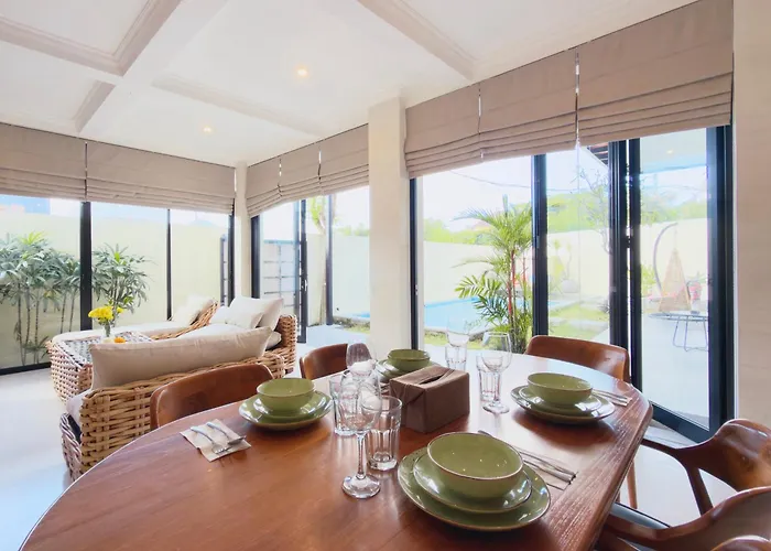 Casa De Lucia Bali - 3 Bedroom Private Pool With Rooftop Jacuzzi Seminyak (Bali)