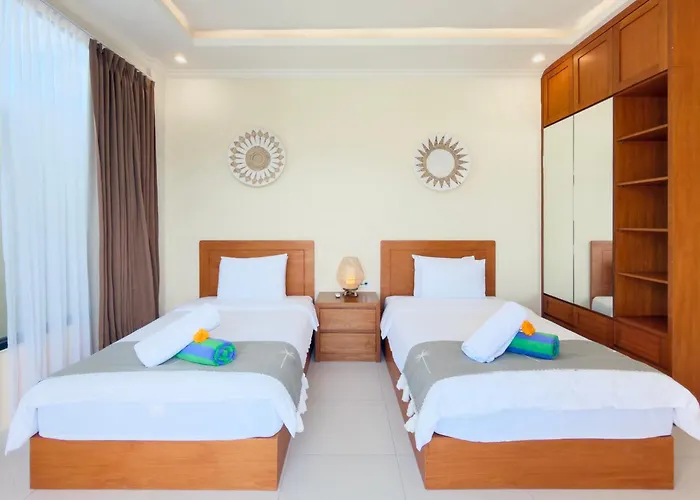 Casa De Lucia Bali - 3 Bedroom Private Pool With Rooftop Jacuzzi Seminyak (Bali)