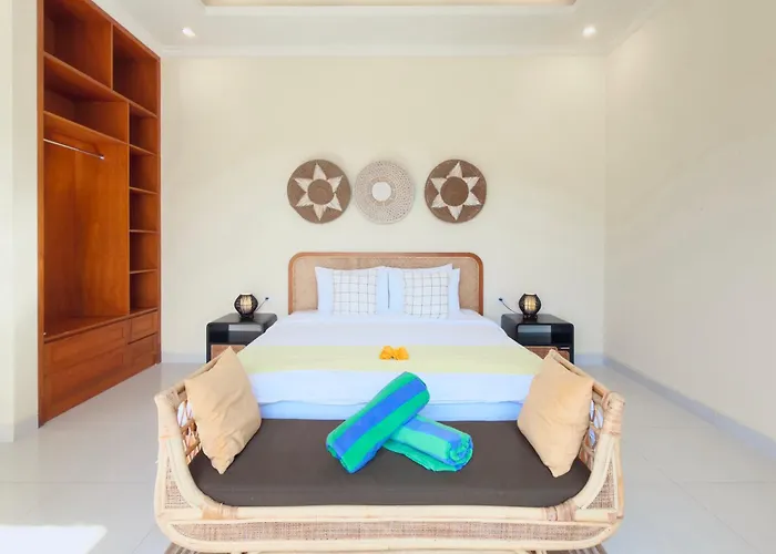 Villa Casa De Lucia Bali - 3 Bedroom Private Pool With Rooftop Jacuzzi *