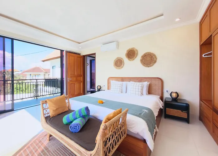 Casa De Lucia Bali - 3 Bedroom Private Pool With Rooftop Jacuzzi Villa