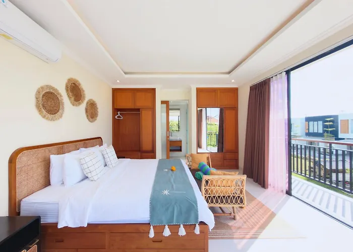 Casa De Lucia Bali - 3 Bedroom Private Pool With Rooftop Jacuzzi Seminyak (Bali)