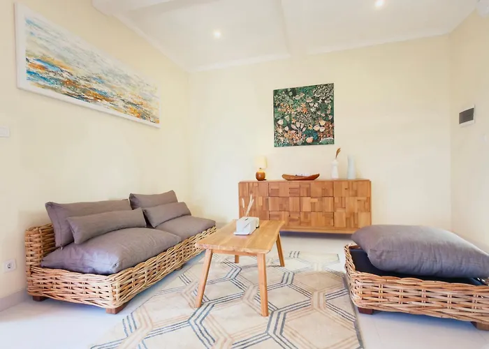 Casa De Lucia Bali - 3 Bedroom Private Pool With Rooftop Jacuzzi