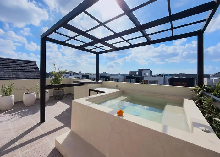 Villa Casa De Lucia Bali - 3 Bedroom Private Pool With Rooftop Jacuzzi Seminyak (Bali)